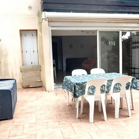 Apartment Joli T2 Rez-de-jardin Avec Piscine Et Parking - Fr-1-607-211