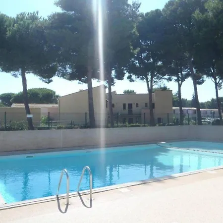 T2 En Rez-de-jardin Avec Piscine, Tennis Et Parking Proche - Fr-1-607-211 אגדה