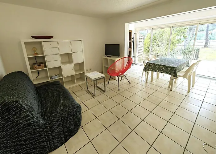 T2 En Rez-de-jardin Avec Piscine, Tennis Et Parking Proche - Fr-1-607-211 Διαμέρισμα